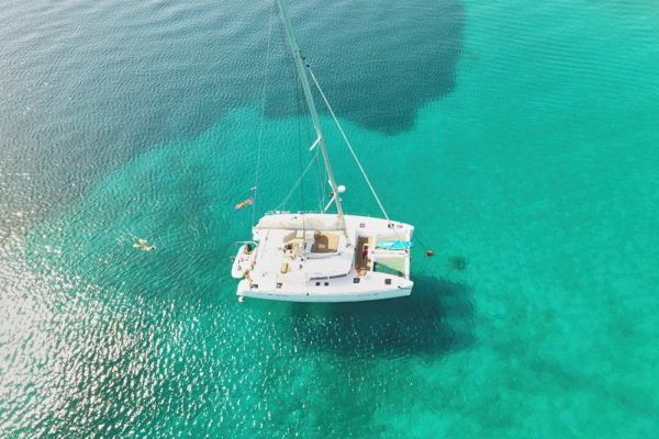 Lagoon-450-Majestic-600x400