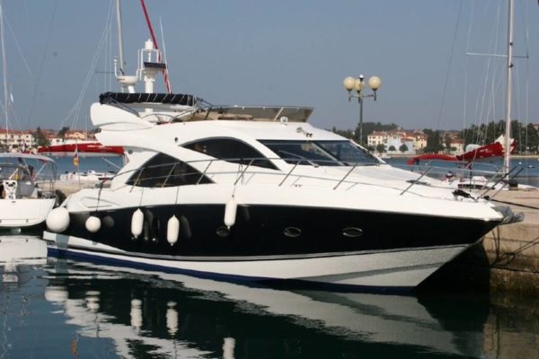 Sunseeker Manhattan 50 „Aviator“-600x400